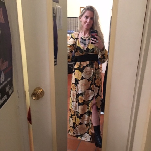 Boho gold/tan flowers black maxi dress - Picture 5 of 5